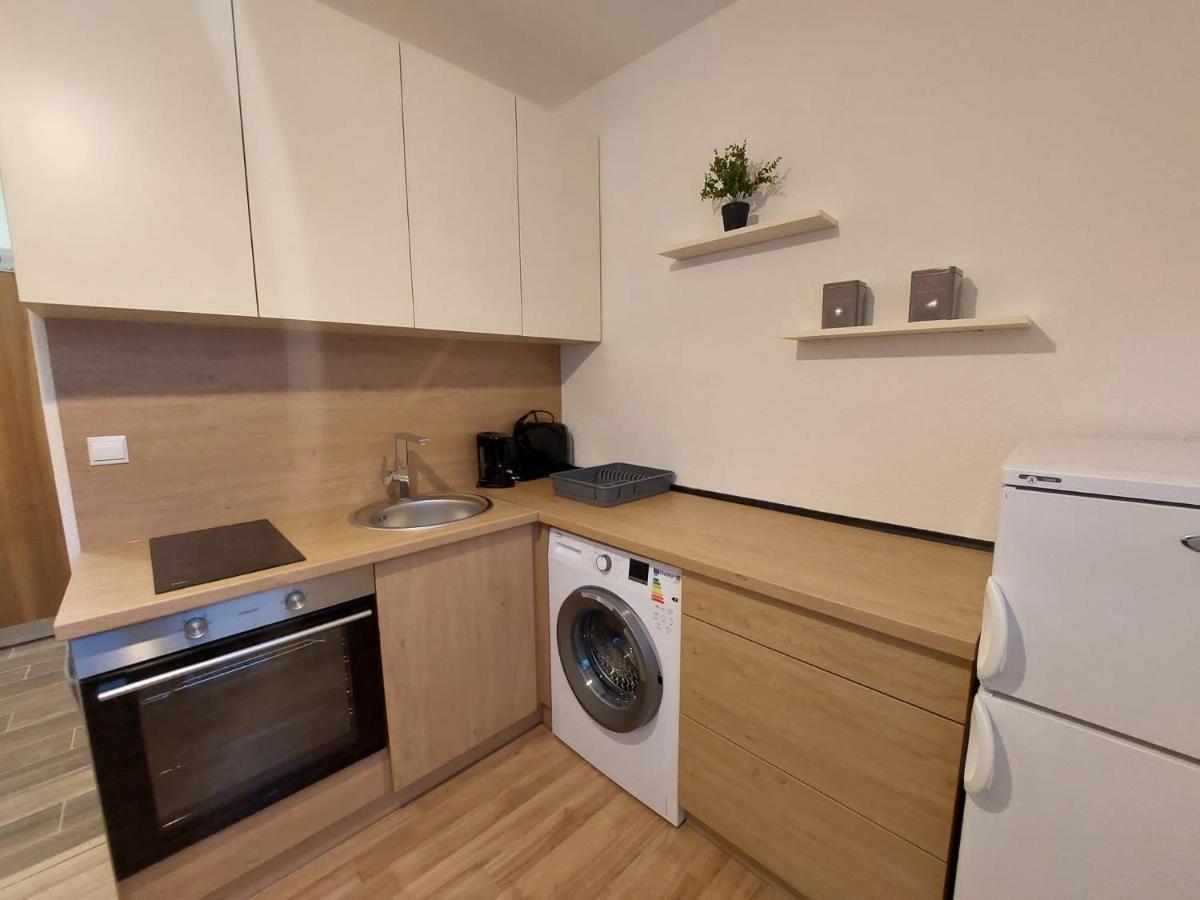 Utulny Apartman V Centre Bb Besztercebánya Kültér fotó